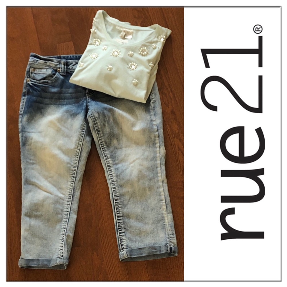 RUE21 ROLLED HEM JEAN CAPRIS, JUNIOR Size 9/10.
